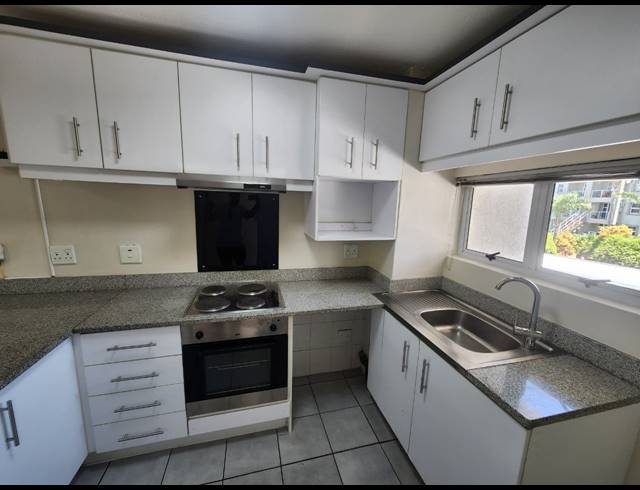 1 BEDROOM APARTMENT FOR SALE IN ESSENWOOD